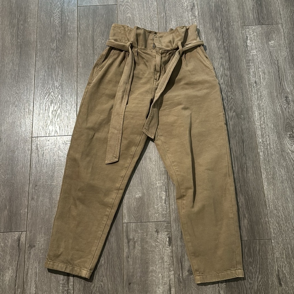 BLANKNYC Paperbag Jogger in Sand Storm 26 - Picture 2 of 5
